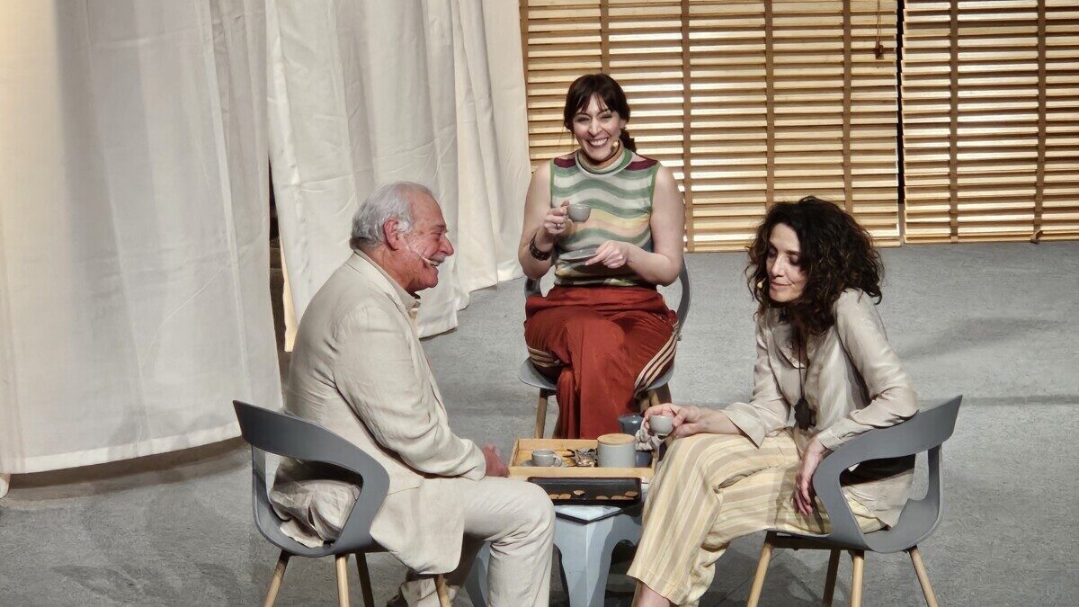 “Le volpi”: il potere quotidiano in scena con Giorgio Colangeli