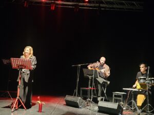 Istantanee di donna: un viaggio teatrale nella vita delle donne