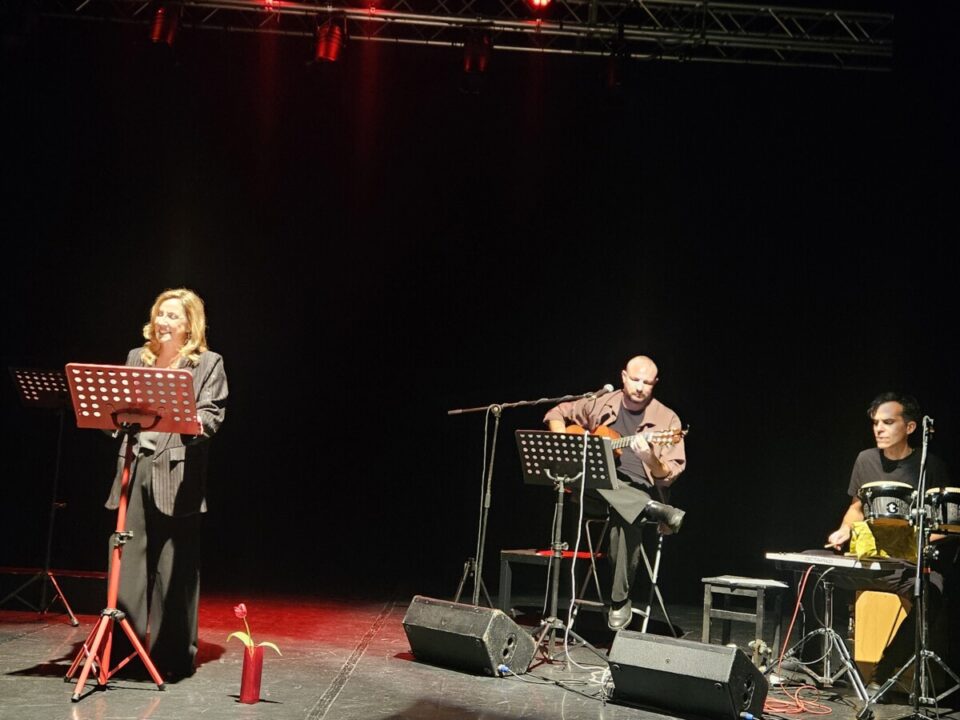 Istantanee di donna: un viaggio teatrale nella vita delle donne