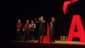 ADDUE, quando le figuracce diventano teatro
