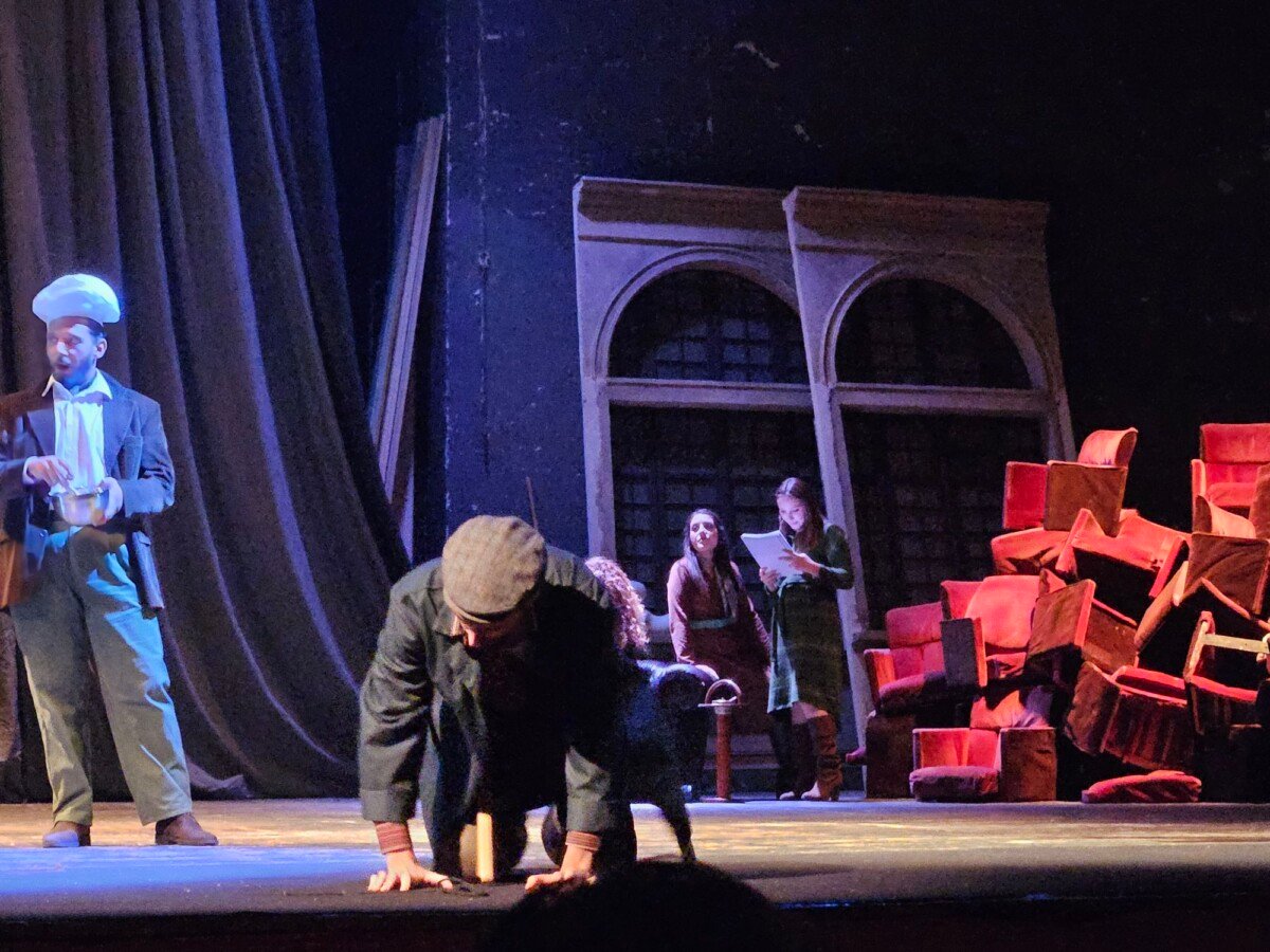 Sei personaggi in cerca d’autore: il metateatro di Pirandello al Quirino